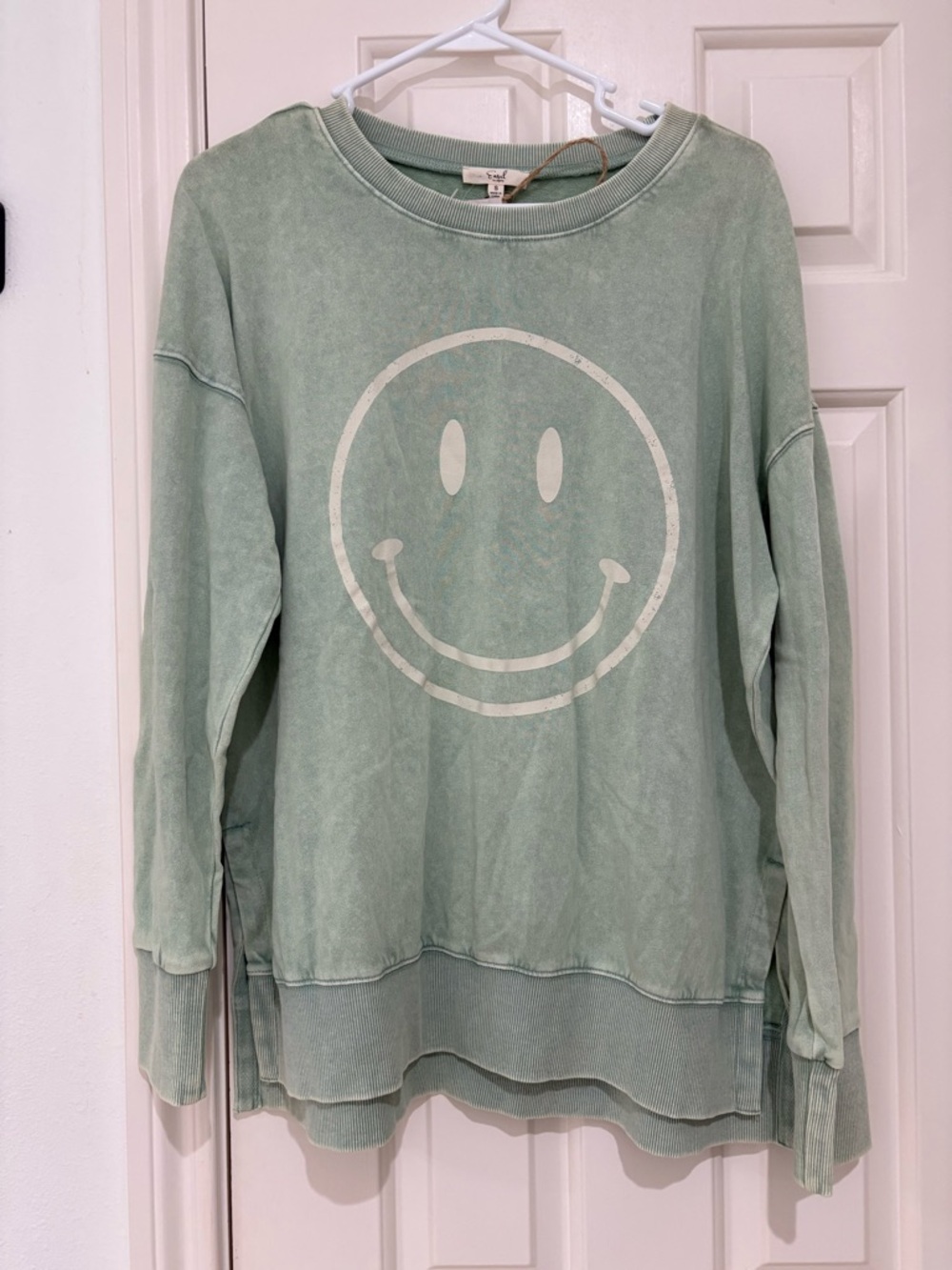 Easel NWT Oversized Green Smiley Face Mineral-Wash Crewneck Sweater